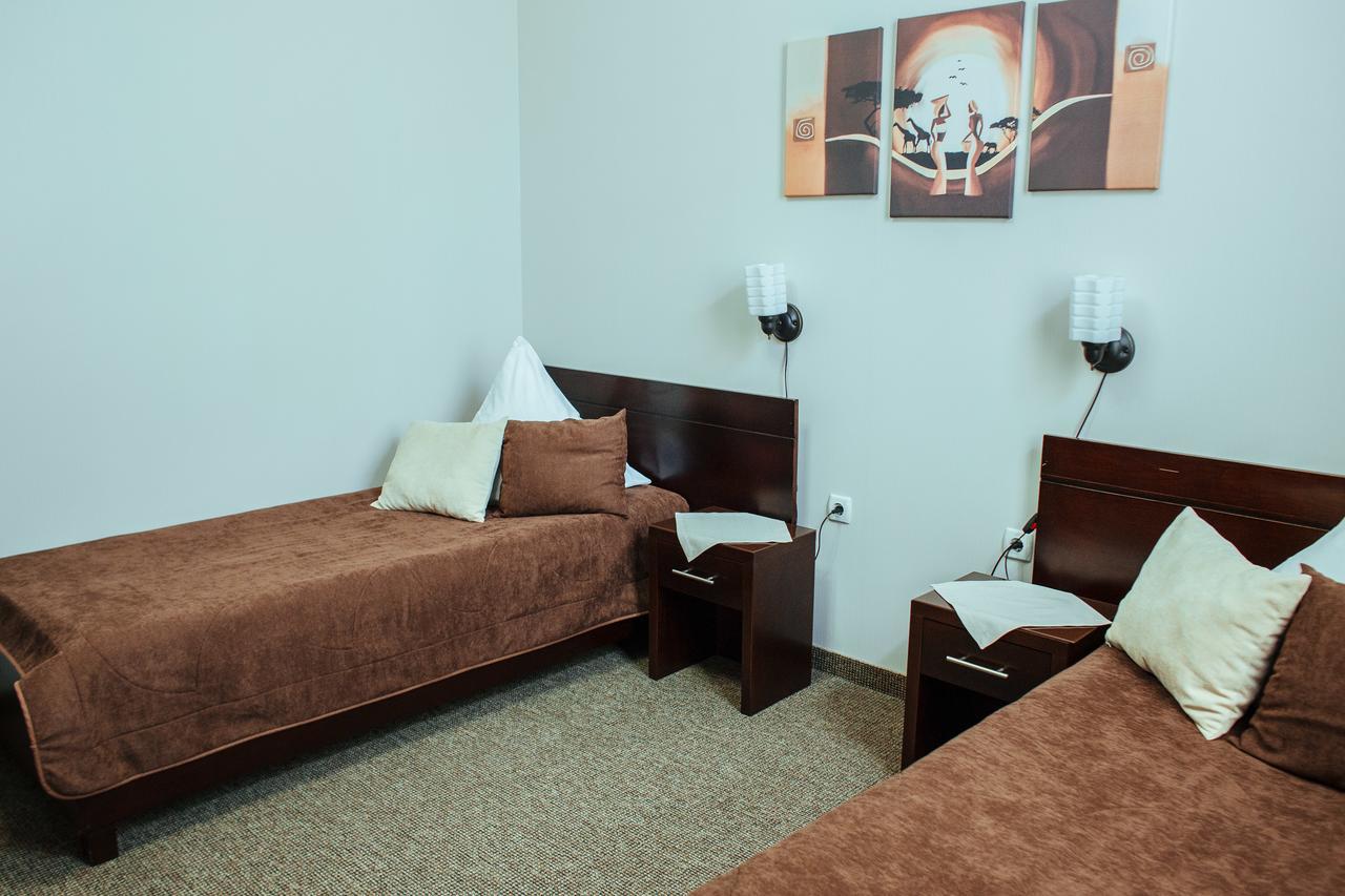 Jj Hotel Vynohradiv Εξωτερικό φωτογραφία