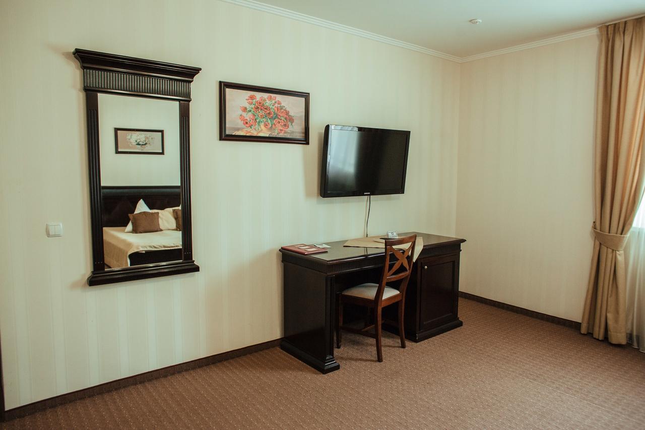 Jj Hotel Vynohradiv Εξωτερικό φωτογραφία
