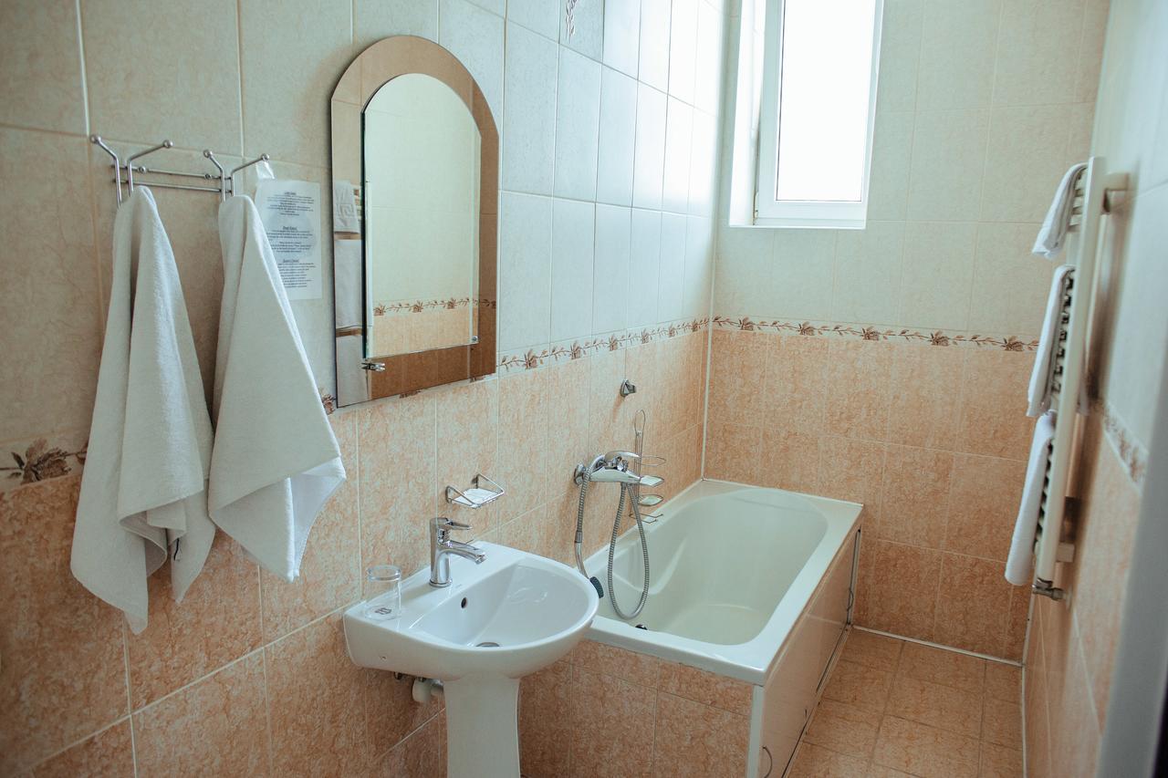Jj Hotel Vynohradiv Εξωτερικό φωτογραφία